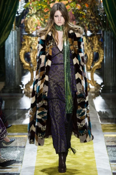 Look 1